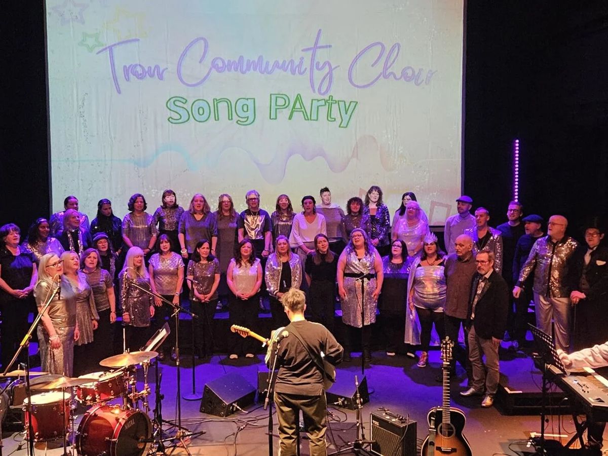 Tron Community Choir: Song Party