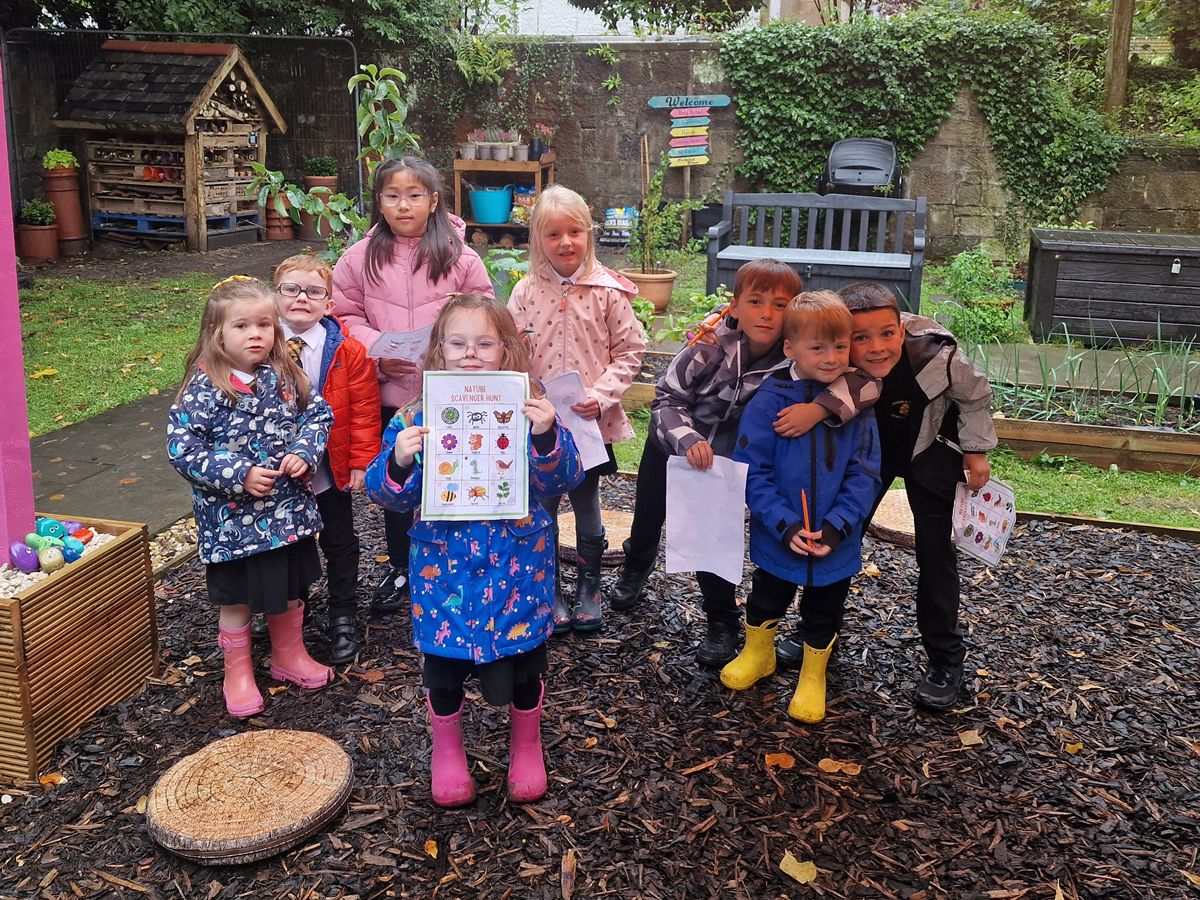 Thornliebank Library unveils new community gardens