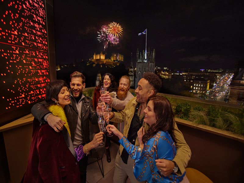 Johnnie Walker Princes Street: Stir Up That Festive Feeling This Season