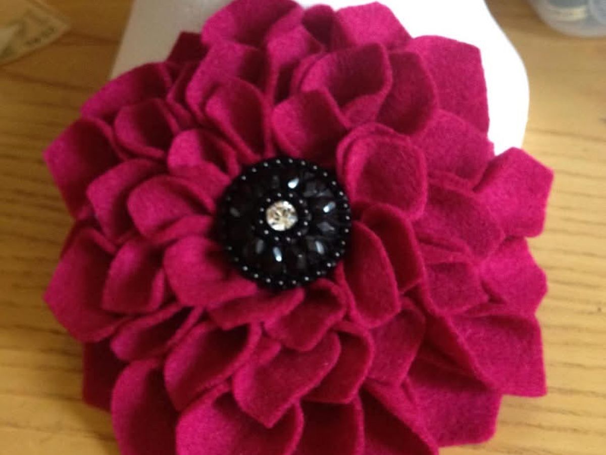 Renfrewshire Ladies Brooch Making Workshop