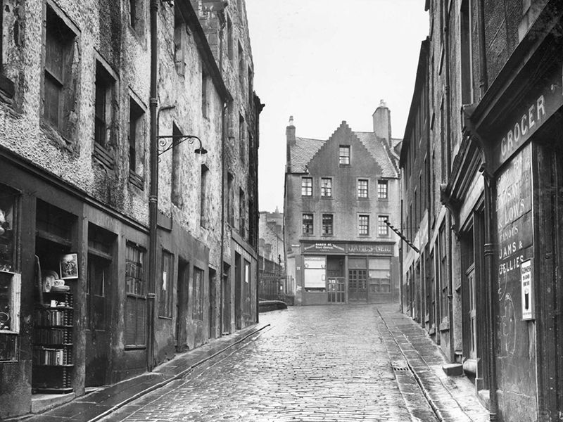 Avenues to the Past: Stirling’s Historic Streets