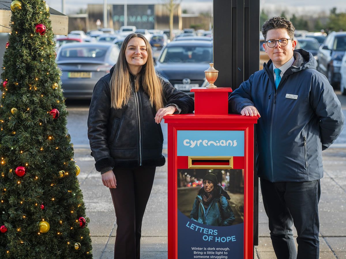 Fort Kinnaird and Cyrenians call on local community to help spread festive cheer