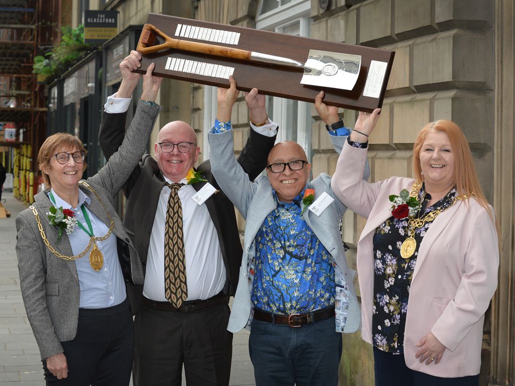 Meze Meze and usta in Finnieston scoop the Robertson Silver Spade in Let Glasgow Flourish Awards