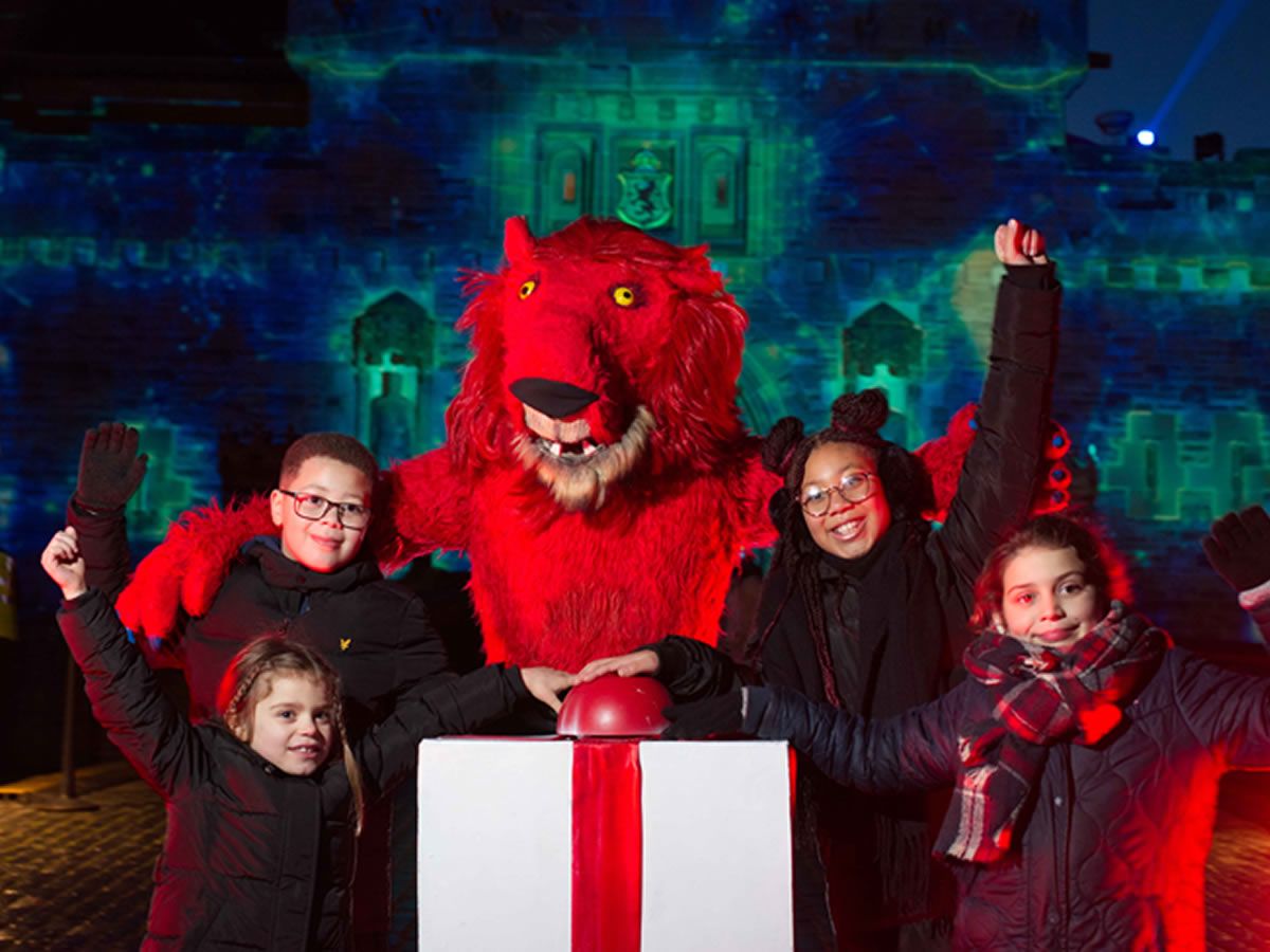 Castle of Light illuminates the 900th anniversary of Edinburgh with spectacular opening night