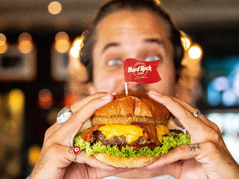 Hard Rock Cafe Edinburgh celebrates 25th Anniversary by rolling Burgers back to just 25p