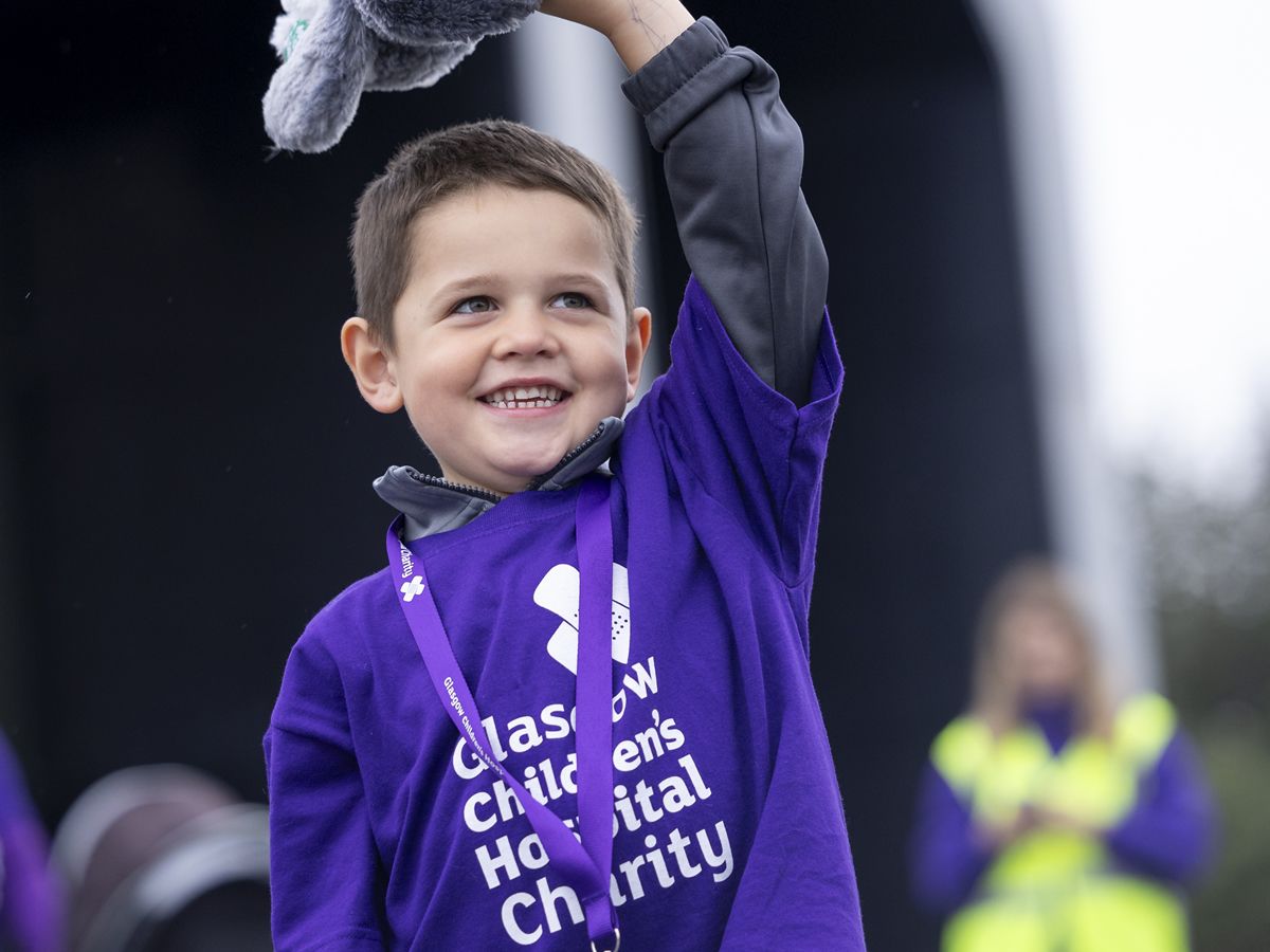 Over 900 supporters and their teddy bears took part in a charity walk at the weekend