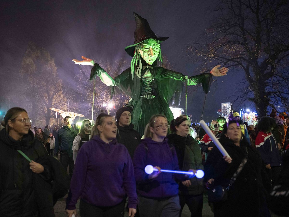 Thousands attend Paisley Halloween Festival 10th anniversary event