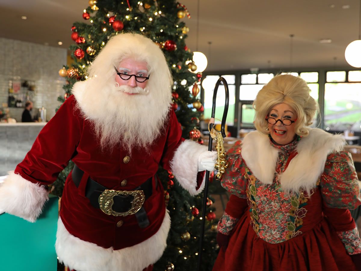 Meet Mr and Mrs Claus at the Zoo!