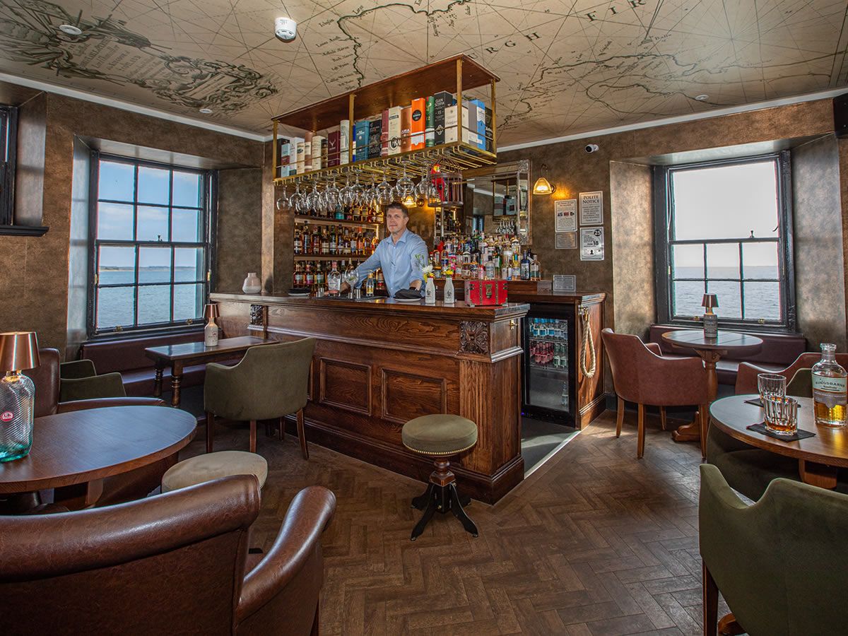 The Crusoe unveils The Juan Fernandez Scottish Malt Whisky & Gin Bar