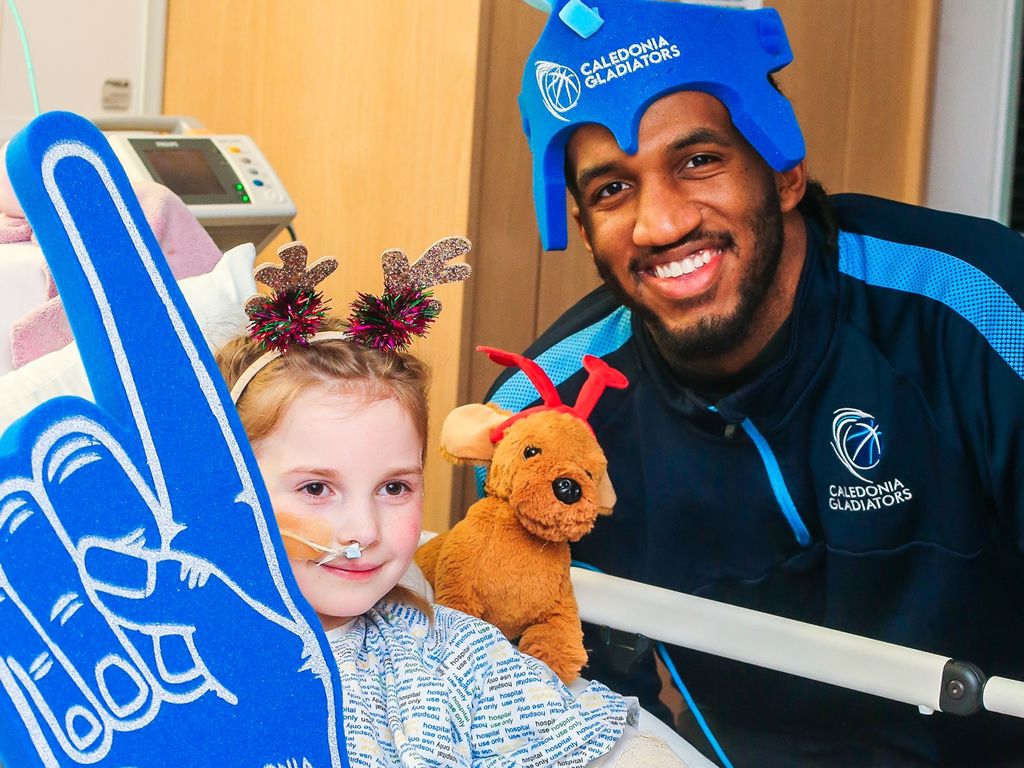 Caledonia Gladiators spread festive cheer in childrens hospital