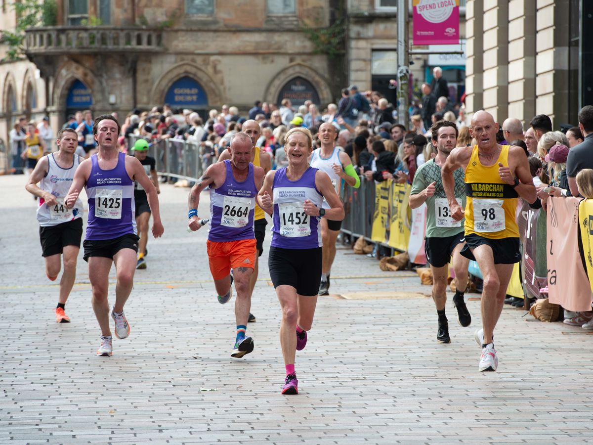 Thousands take to the streets for record breaking Paisley 10K