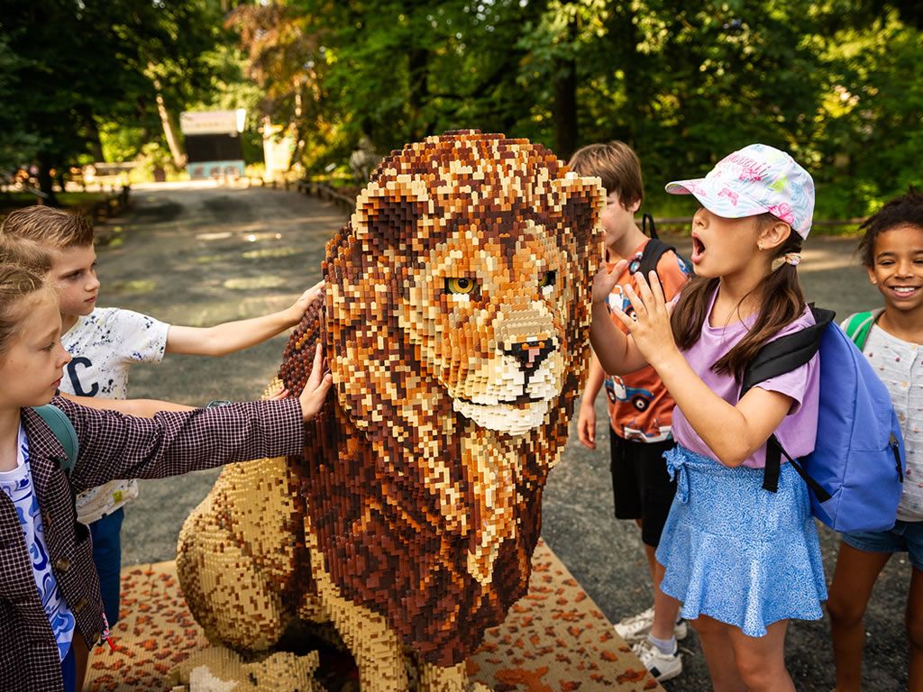 Edinburgh Zoo to host summer BRICKLIVE animal sculpture trail