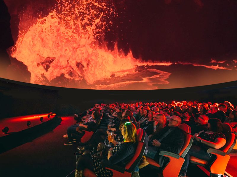 Planetarium Lates: Don’t Panic