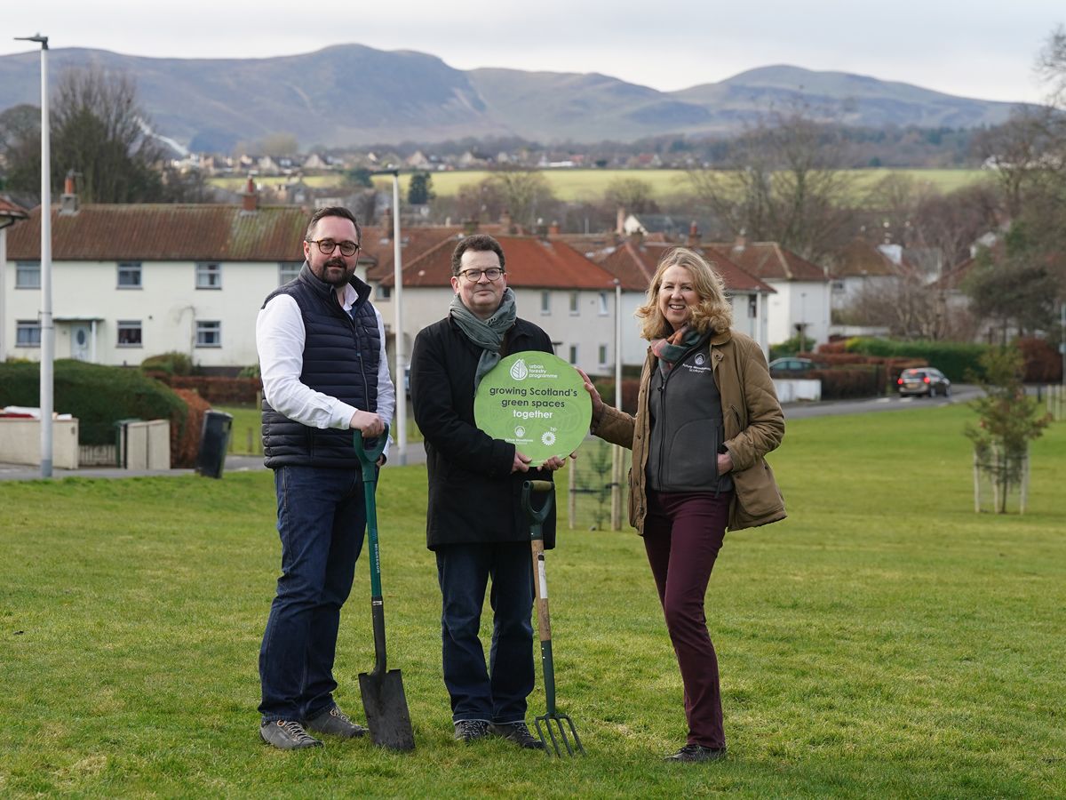 Three community projects are to receive funding to plant more trees in cities and towns across Scotland