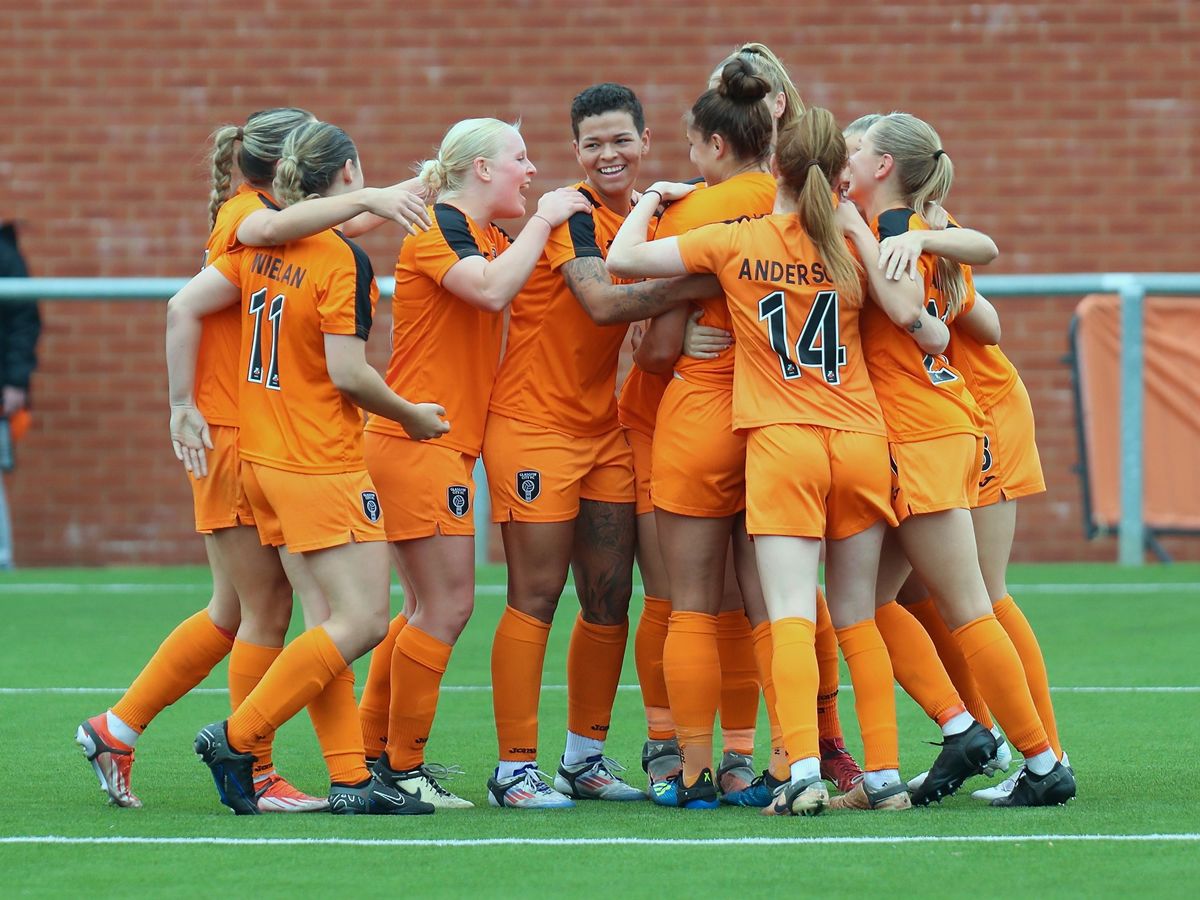 SWPL - Glasgow City FC v Hibernian - Glasgow City Celebrate 500 SWPL Games