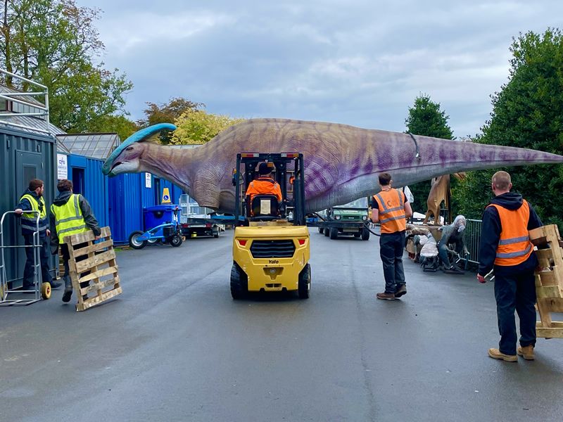 Dinosaurs stampede into Glasgow