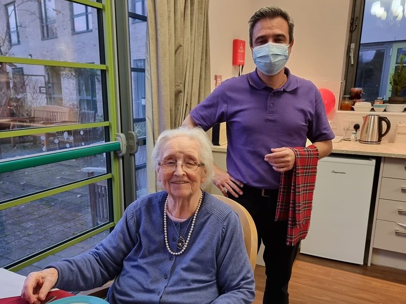 edinburgh-care-home-residents-celebrate-burns-night-news-what-s-on