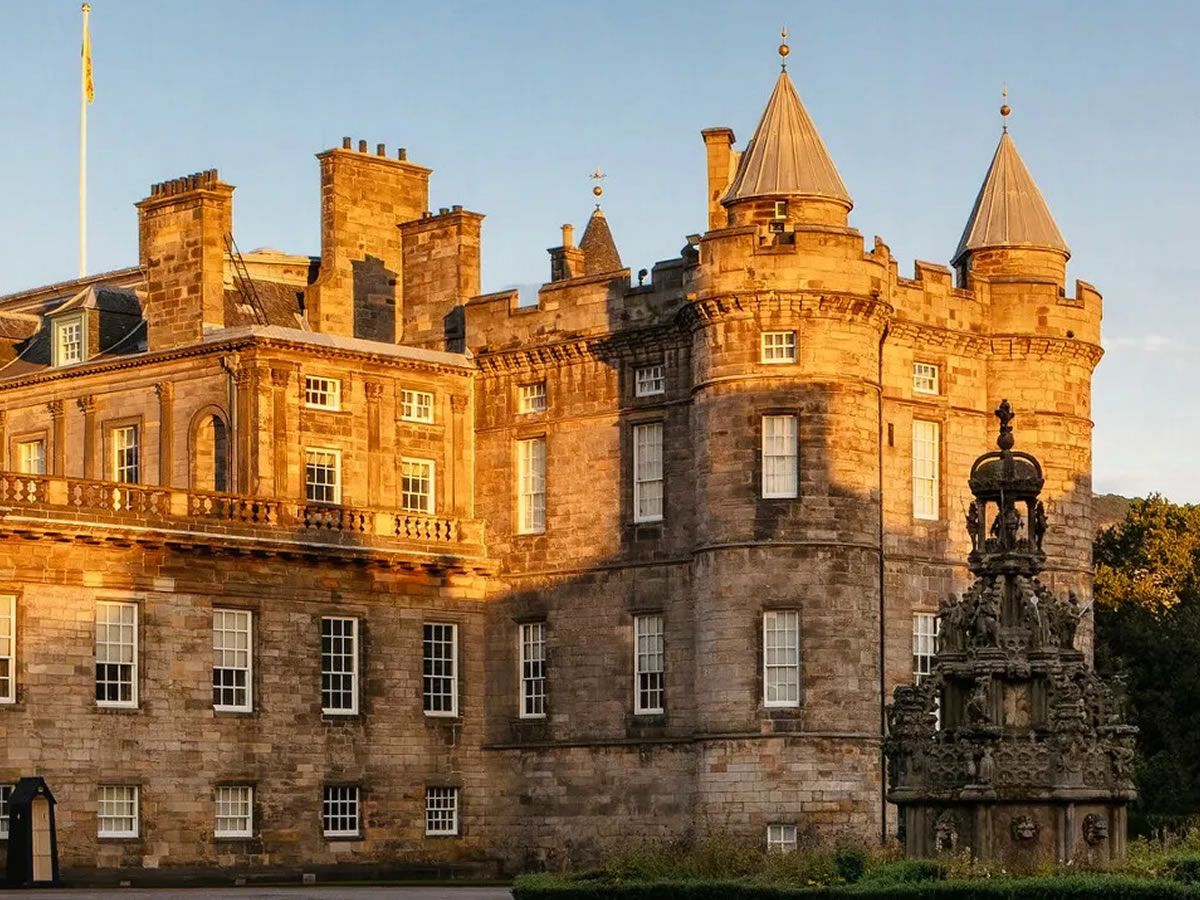 Relaxed Evening: Palace of Holyroodhouse