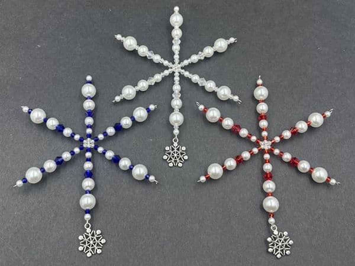 Make A Christmas Snowflake Decoration